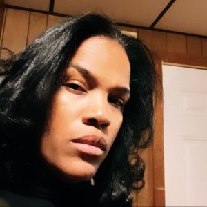 Meet your Posher, Edith